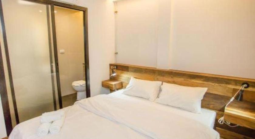 The Arak Bed Bar And Hostel Chiang Mai Exterior photo