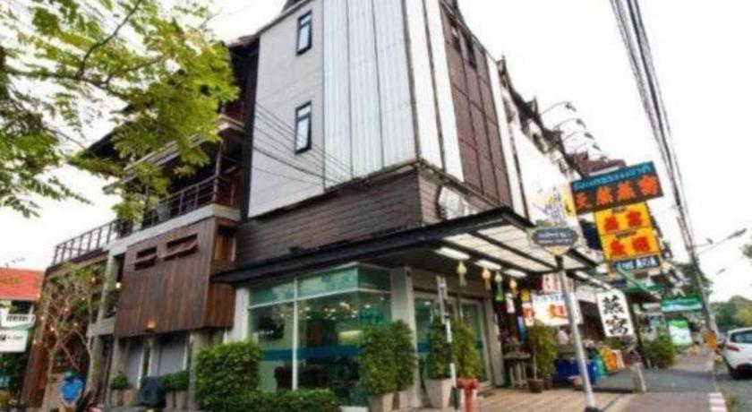 The Arak Bed Bar And Hostel Chiang Mai Exterior photo
