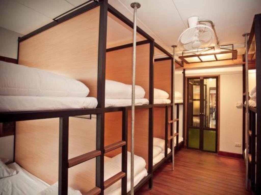 The Arak Bed Bar And Hostel Chiang Mai Exterior photo