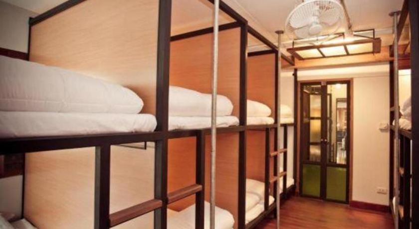 The Arak Bed Bar And Hostel Chiang Mai Exterior photo