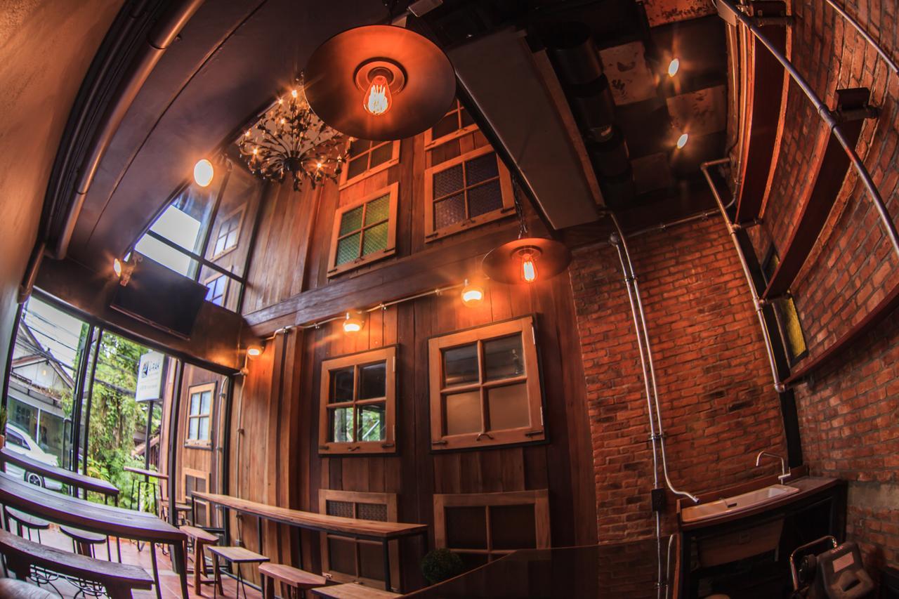 The Arak Bed Bar And Hostel Chiang Mai Exterior photo