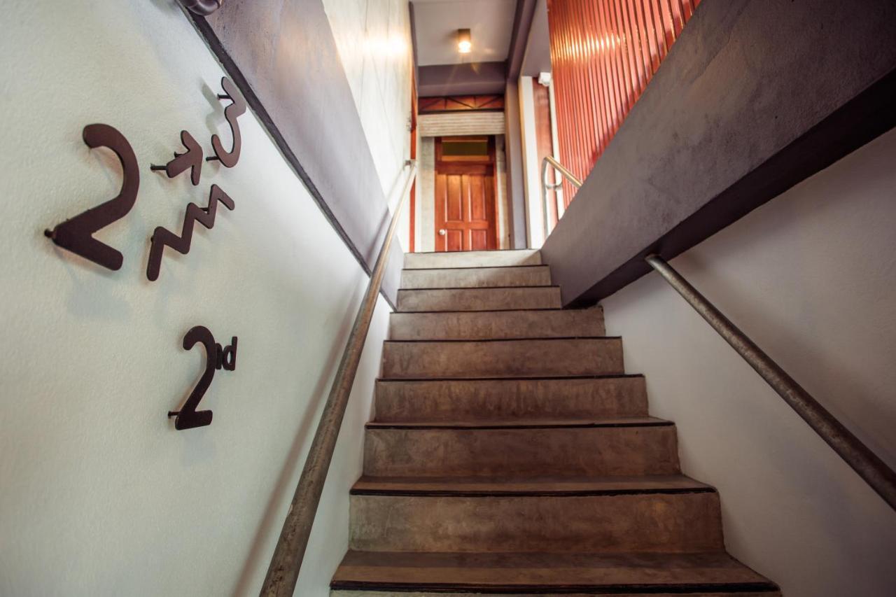 The Arak Bed Bar And Hostel Chiang Mai Exterior photo